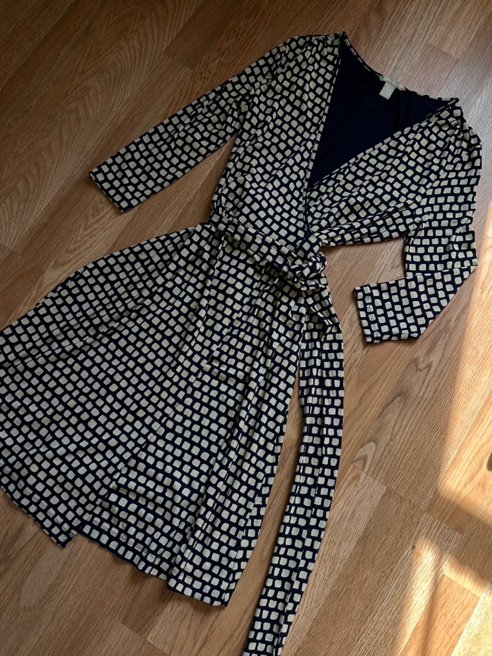 Banana Republic Navy and Cream Printed Wrap Midi Dress Size XSP